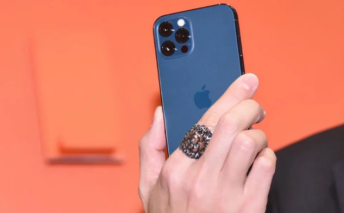 中卫苹果手机维修分享iPhone12系列重启方法教程 